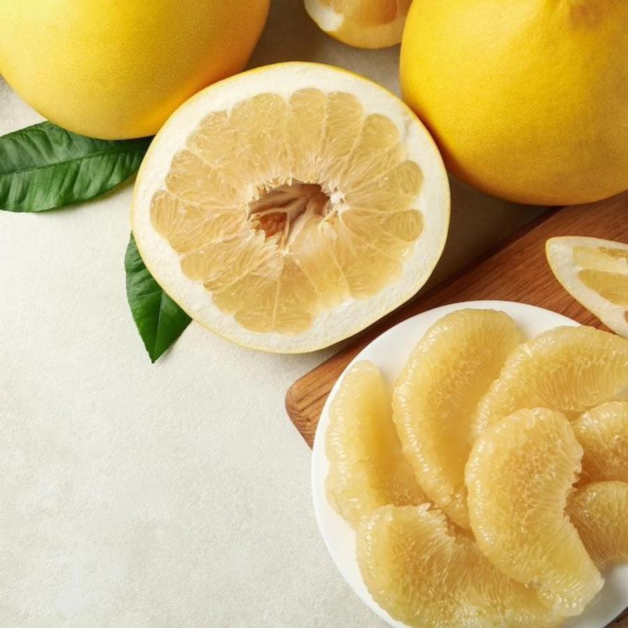 Grapefruit Mandelo Cocktail